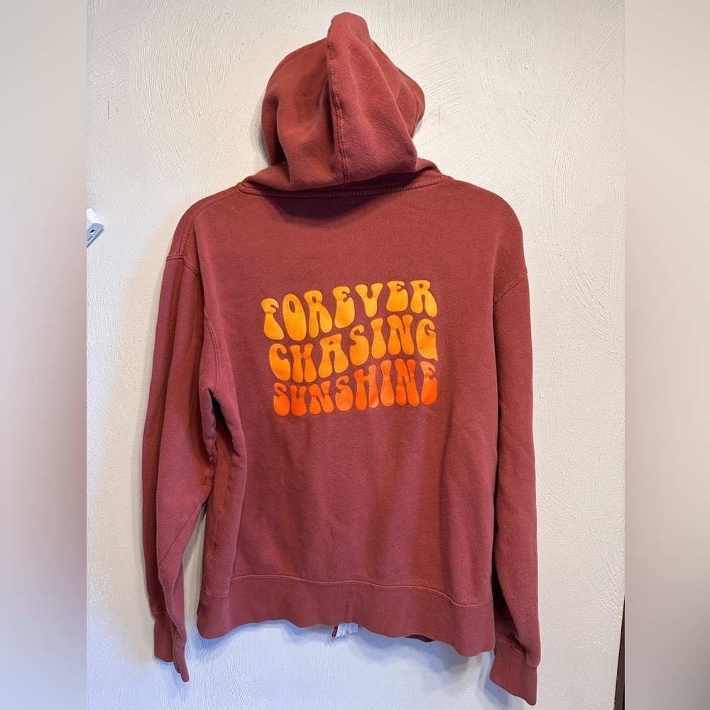 Women’s zip up beach hoodie “Forever Chasing Sunshine” logo on the back.  Size M - Picture 3 of 9